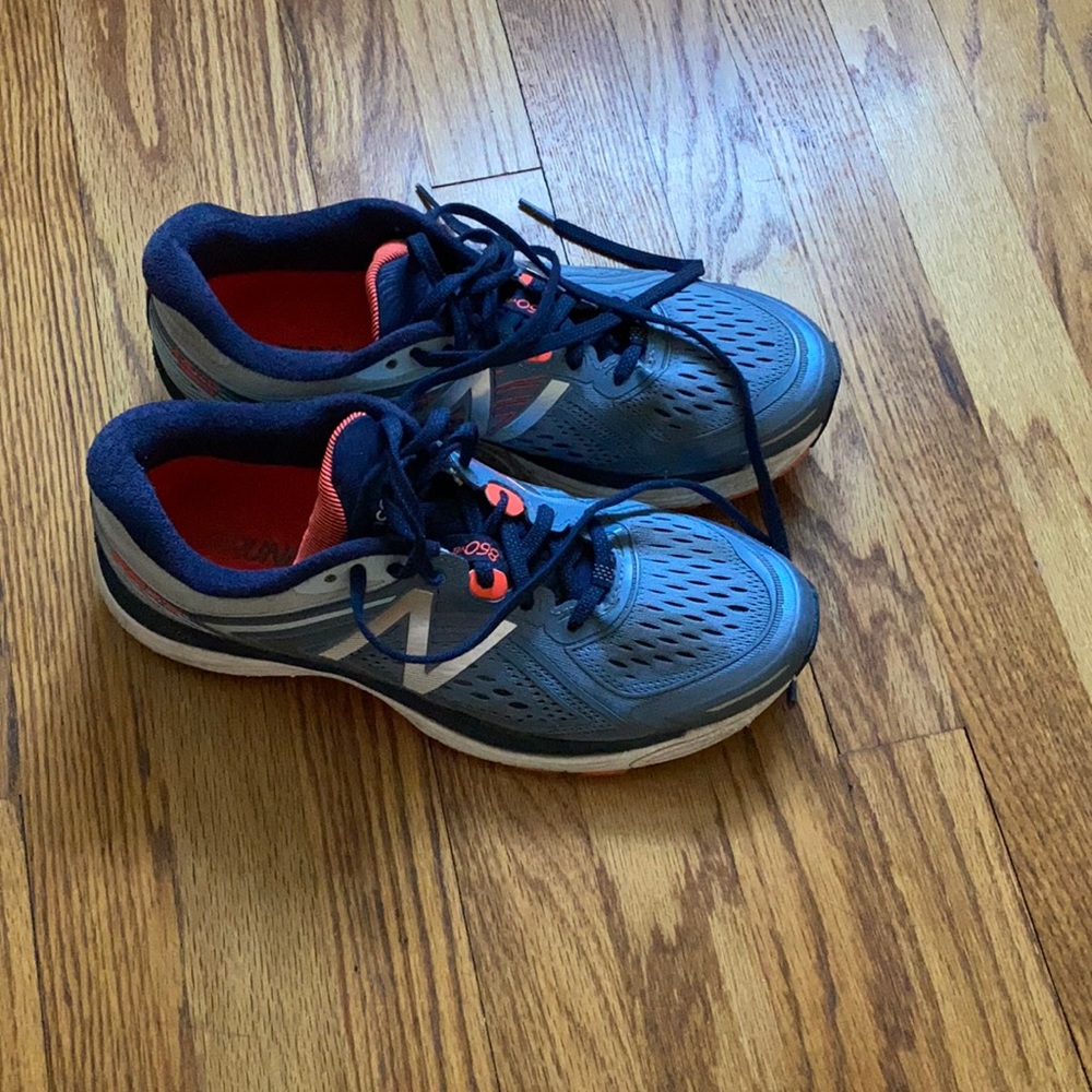 Women’s New Balance 860 v8 running shoes